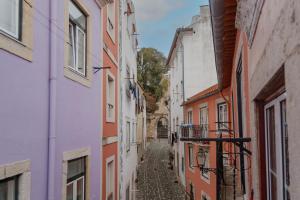 Historic Castle Mezzanine steps from the Entrance by NestAtLisbon