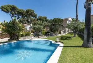 Catalunya Casas Superb Traditional Elegance walking distance to beach - Cunit