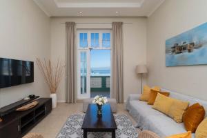 The Muizenberg Beach Retreat