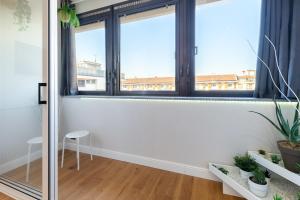 Moderno Attico con Vista Panoramica e Piscina