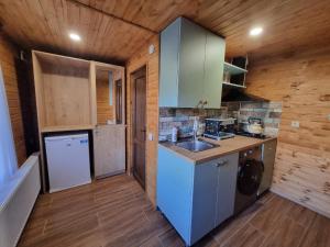 Gergeti wood -hut for 4 people
