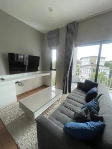 New apartment with a picturesque view at The Title V