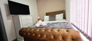 Large Victorian House 15 minutes from City Centre