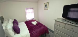 Large Victorian House 15 minutes from City Centre