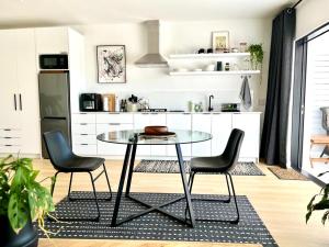 Stroll to Scarborough Beach, Rooibokkie Studio 1