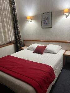 Hotels Hotel Val Saint Hilaire : photos des chambres