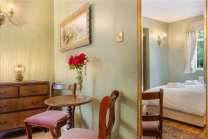 Umbrella Pines - Clifftop Home, stunning Views