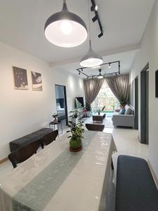Dream 6 Emerald avenue