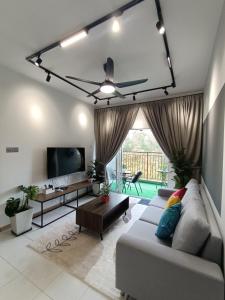 Dream 6 Emerald avenue