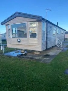 Family&dog-friendly caravan near Porthcawl beaches - 纽顿