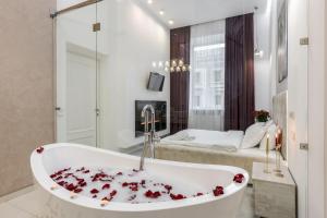 Royal special bathtub apartment