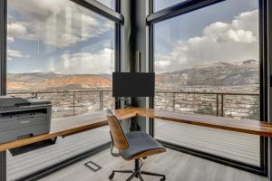 Modern Mtn-View Retreat, 18 Mi to Zion North