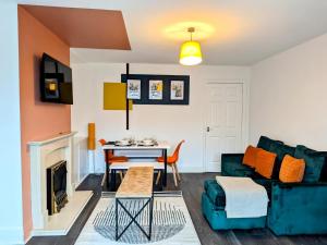 Spacious 3 BDRM with Driveway , Garden, Blyth