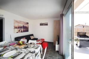 Maisons de vacances Maison charmante avec jardin a Chateauneuf-de-Galaure : photos des chambres
