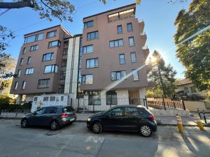 The Mirror Apartment