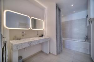 Superbe 2 chambres BALCON, COEUR DE CANNES- CENTRE VILLE A2B233