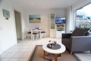 Dünenstraße 33B, EG links