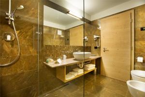 Superior Double Room with Balcony room in Chalet Marcora