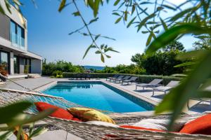 Martincic residence - 5 stars luxury with pool heating on 4000m2