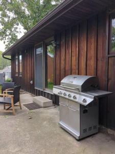 Holiday in Green Bay! 5 minutes walk to Lambeau!