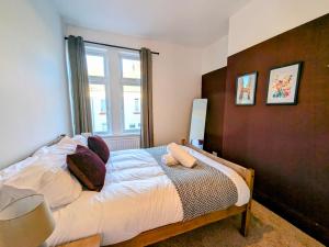 Cozy 3 BR house perfect for small and large group