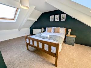 Cozy 3 BR house perfect for small and large group