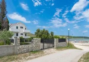 Apartments Blue Skies - 波吉卡