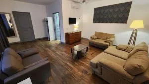 Renovated House with 4 Private Suites - 绍维尼