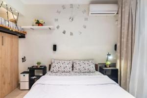 Smart studio 30 sq m Athens with yard