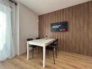 Modern apartment, heated pool & 2 terraces