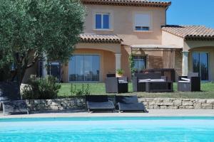 Aillan Hervé Villa piscine chauffée et son spa