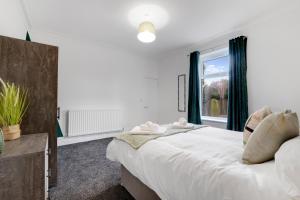 NEW! 4BR in Stanley