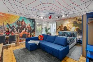 EDLER WOHNRAUM Disney Marvel Studio mit Balkon, Boxspringbett, Kaffeevollautomat, Lift & Parkplatz - Gentha