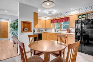 The Lincoln Street Landing