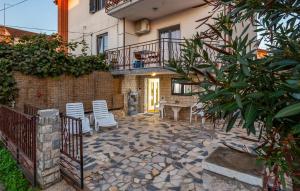 Awesome Apartment In Novigrad With Wifi 