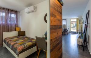 Awesome Apartment In Novigrad With Wifi