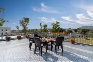 ELIVAAS Jamun Farm 2BHK with Pool