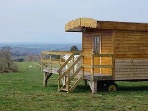 Belle roulotte de style chalet au coeur du Sancy - Eygurande