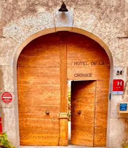 Hotel De La Croisée - Hautecourt