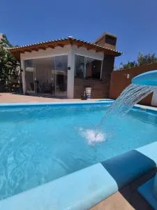 Casa com Piscina, Quiosque, Próximo ao Mar - Capão Novo