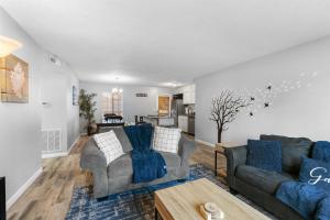 Amazing, Oasis, Mins from the beach and Charleston, Free Wine