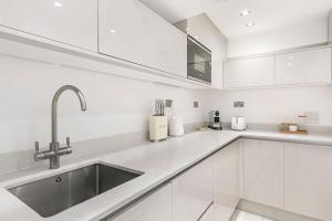 3-Bed Next To Harrods with Underfloor Heating