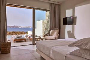 Family Suite with Private Pool & Sea View room in Hotel Milos Resort