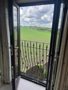 WILLOW RIDGE - a large country house with 3 rental rooms