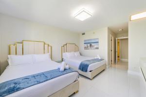 Sunny Isles Beachfront Oasis, Modern & Spacious