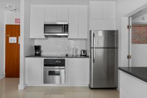 PROMO Komffy Home with 2 King Beds & Ocean View at Tides 8th floor