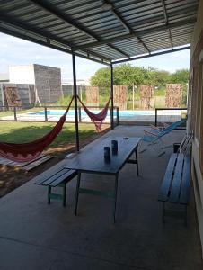 CASA quinta ""LUZ AZUL"" con pileta, galeria, calefaccion , doble aire frío calor, WIFI