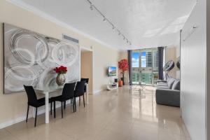 PROMO Komffy Penthouse w King Bed and Ocean view at Tides 16th floor