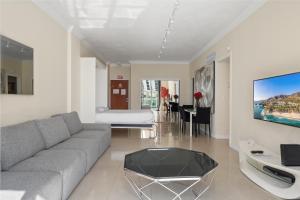 PROMO Komffy Penthouse w King Bed and Ocean view at Tides 16th floor