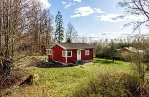 Beautiful Cottage near Lake Åsnen - Includes Boat for Relaxation and Adventure - Väckelsång